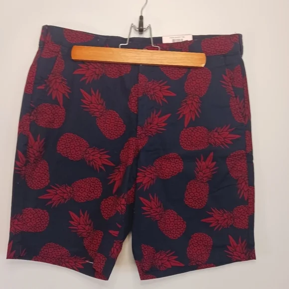 Club Room Chino Shorts Mens NWT Tropical 32W Americana Blue Red - Picture 2 of 8